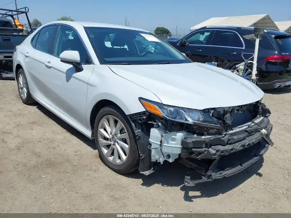 4T1C11AK7RU239014 2024 TOYOTA CAMRY - Image 1