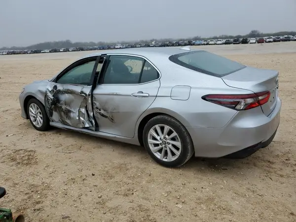 4T1C11AK7RU264124 2024 TOYOTA CAMRY - Image 2