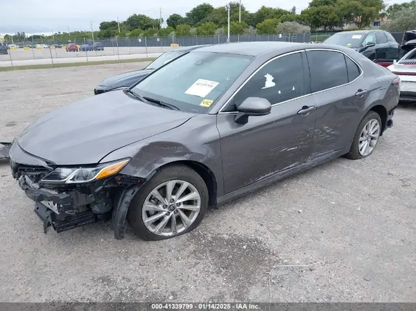 4T1C11AK7RU852735 2024 TOYOTA CAMRY - Image 2