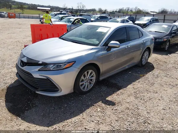 4T1C11AK7RU863279 2024 TOYOTA CAMRY - Image 2
