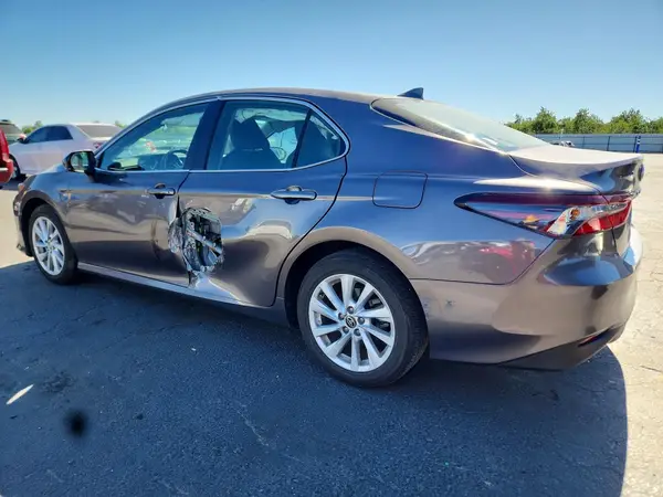 4T1C11AK7RU870667 2024 TOYOTA CAMRY - Image 2