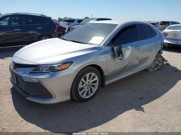 4T1C11AK7RU913694 2024 TOYOTA CAMRY - Image 2