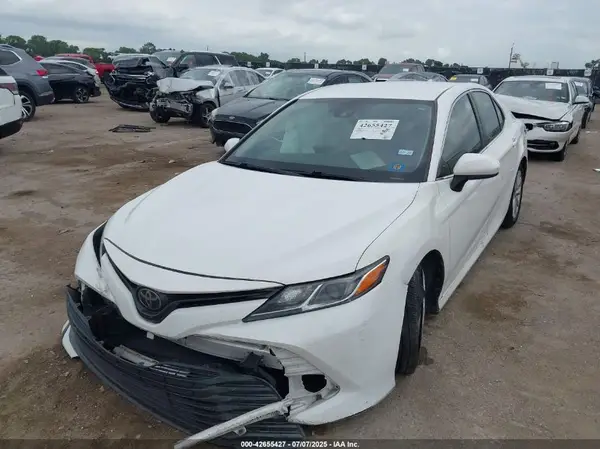 4T1C11AK8LU307585 2020 TOYOTA CAMRY - Image 2