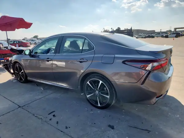 4T1C11AK8LU317016 2020 TOYOTA CAMRY - Image 2