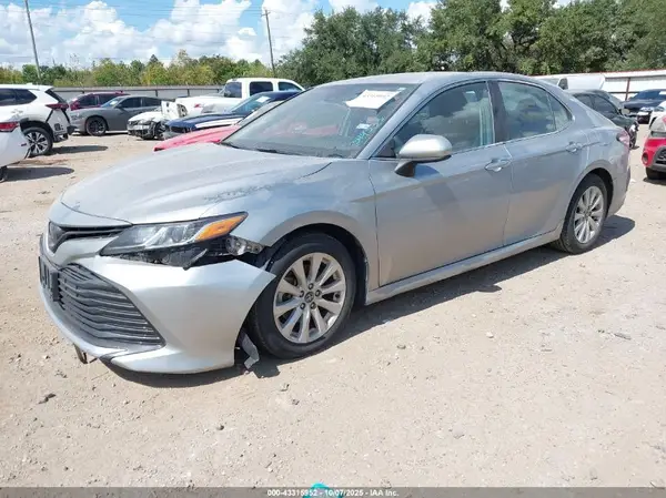4T1C11AK8LU344233 2020 TOYOTA CAMRY - Image 2