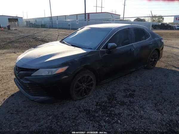 4T1C11AK8LU346063 2020 TOYOTA CAMRY - Image 2
