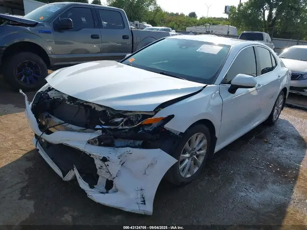4T1C11AK8LU385624 2020 TOYOTA CAMRY - Image 2
