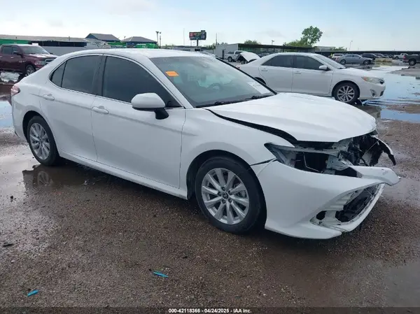 4T1C11AK8LU395831 2020 TOYOTA CAMRY - Image 1