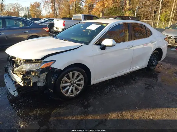 4T1C11AK8LU872967 2020 TOYOTA CAMRY - Image 2