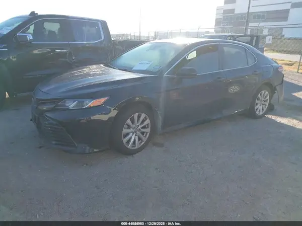 4T1C11AK8LU875853 2020 TOYOTA CAMRY - Image 2