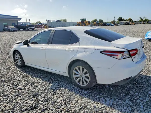 4T1C11AK8LU885704 2020 TOYOTA CAMRY - Image 2
