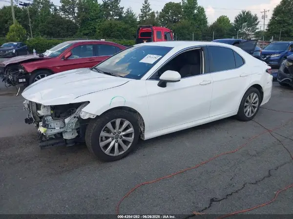 4T1C11AK8LU907636 2020 TOYOTA CAMRY - Image 2