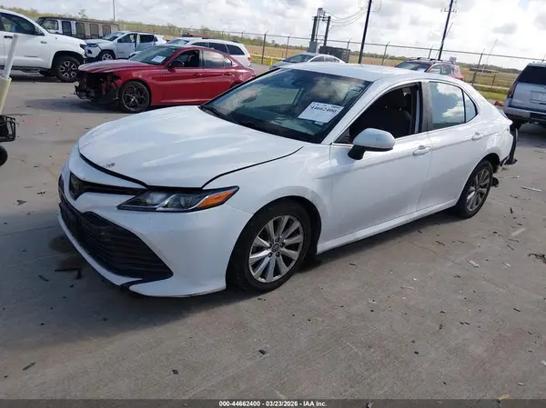 4T1C11AK8LU917504 2020 TOYOTA CAMRY - Image 2