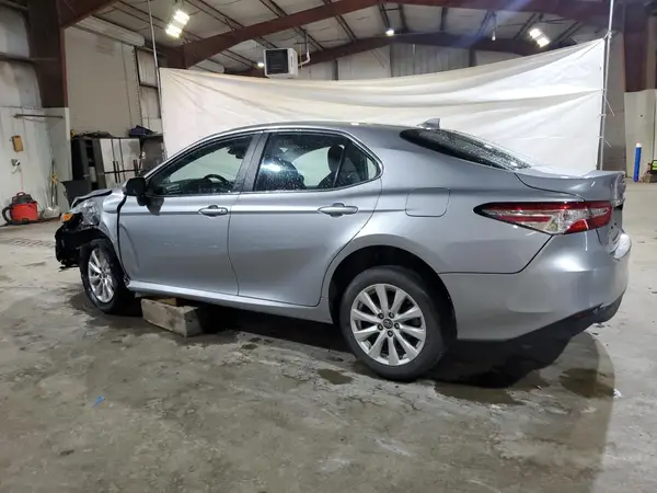 4T1C11AK8LU925599 2020 TOYOTA CAMRY - Image 2
