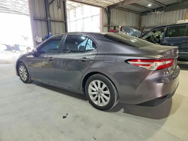 4T1C11AK8LU932648 2020 TOYOTA CAMRY - Image 2