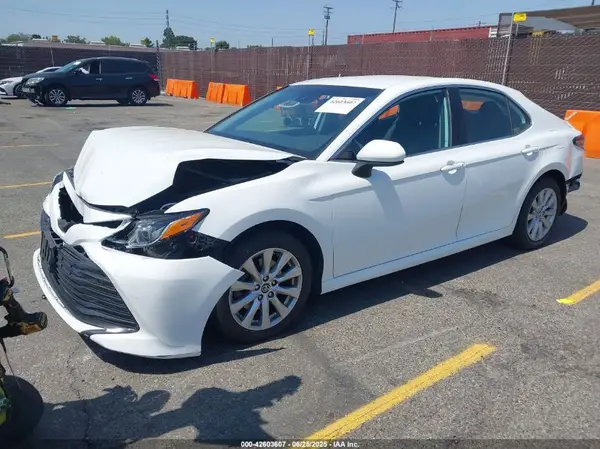 4T1C11AK8LU934626 2020 TOYOTA CAMRY - Image 2