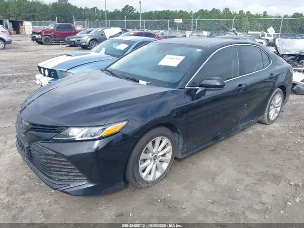 4T1C11AK8LU984569 2020 TOYOTA CAMRY - Image 2