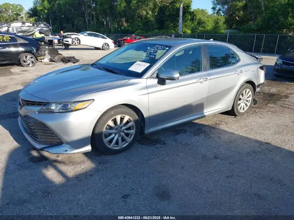 4T1C11AK8LU994258 2020 TOYOTA CAMRY - Image 2