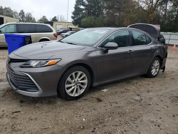 4T1C11AK8MU407574 2021 TOYOTA CAMRY - Image 1