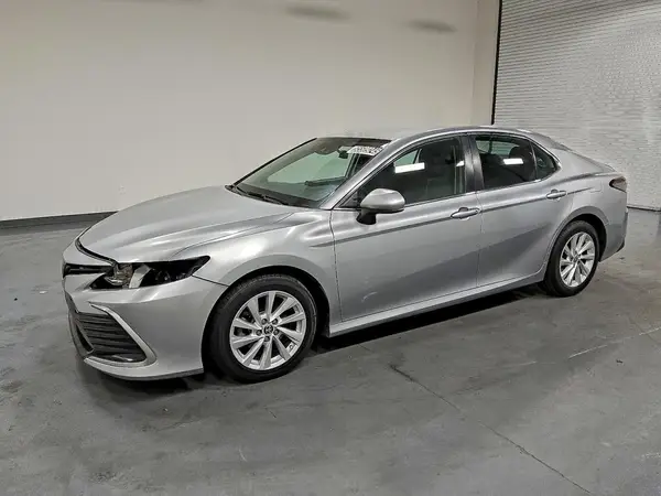 4T1C11AK8MU429204 2021 TOYOTA CAMRY - Image 1