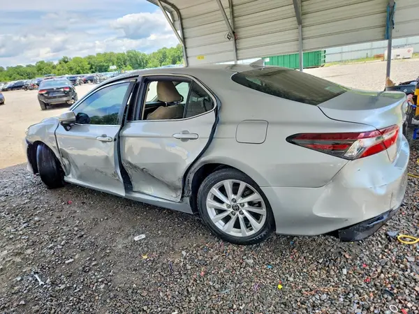 4T1C11AK8MU436749 2021 TOYOTA CAMRY - Image 2
