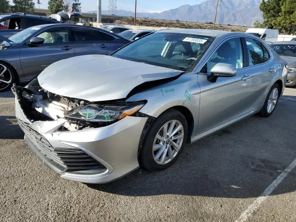 4T1C11AK8MU444012 2021 TOYOTA CAMRY - Image 1