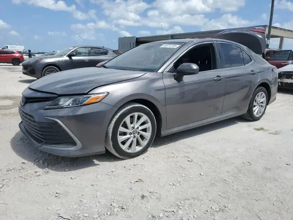 4T1C11AK8MU445905 2021 TOYOTA CAMRY - Image 1