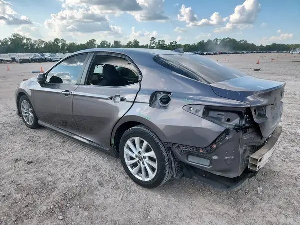 4T1C11AK8MU454443 2021 TOYOTA CAMRY - Image 2