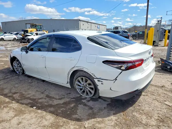 4T1C11AK8MU454801 2021 TOYOTA CAMRY - Image 2