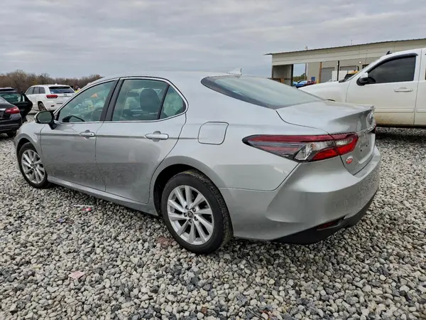 4T1C11AK8MU457410 2021 TOYOTA CAMRY - Image 2