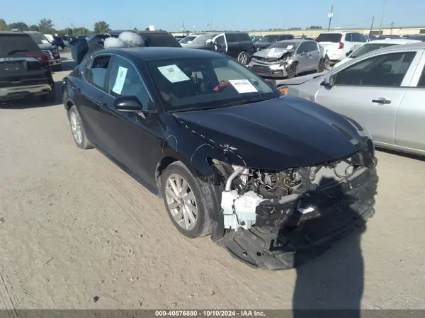 4T1C11AK8MU461005 2021 TOYOTA CAMRY - Image 1