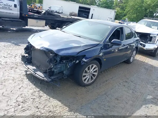 4T1C11AK8MU463840 2021 TOYOTA CAMRY - Image 2