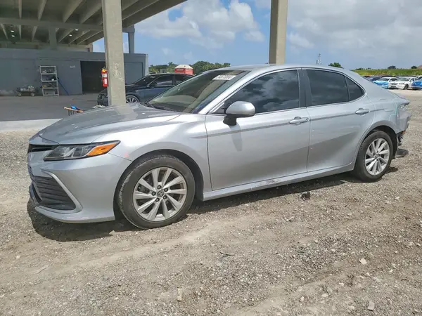 4T1C11AK8MU463952 2021 TOYOTA CAMRY - Image 1