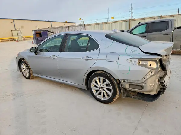 4T1C11AK8MU469329 2021 TOYOTA CAMRY - Image 2