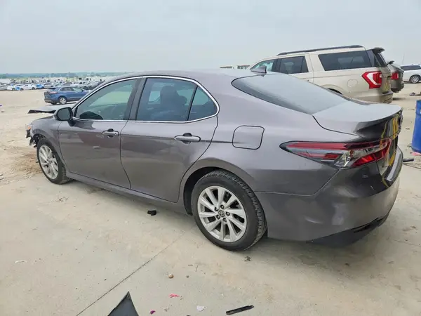 4T1C11AK8MU473929 2021 TOYOTA CAMRY - Image 2