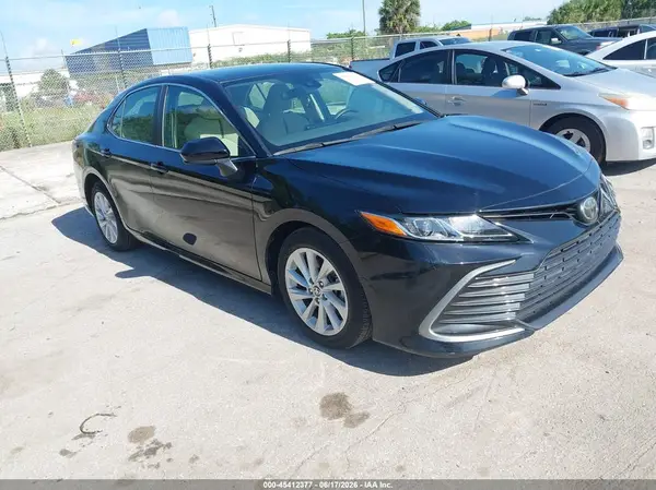 4T1C11AK8MU491623 2021 TOYOTA CAMRY - Image 1
