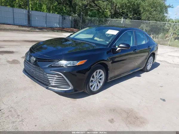 4T1C11AK8MU491623 2021 TOYOTA CAMRY - Image 2