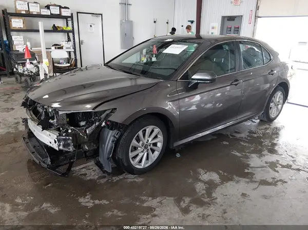 4T1C11AK8MU493971 2021 TOYOTA CAMRY - Image 2