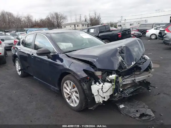 4T1C11AK8MU512180 2021 TOYOTA CAMRY - Image 1
