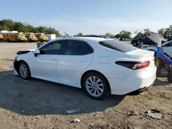 4T1C11AK8MU512650 2021 TOYOTA CAMRY - Image 2