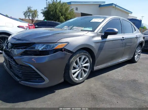 4T1C11AK8MU513670 2021 TOYOTA CAMRY - Image 2