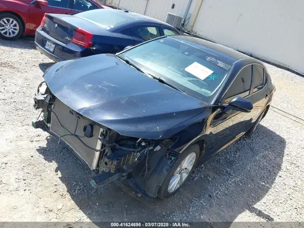 4T1C11AK8MU524409 2021 TOYOTA CAMRY - Image 2