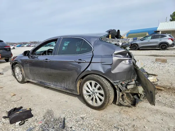 4T1C11AK8MU527942 2021 TOYOTA CAMRY - Image 2