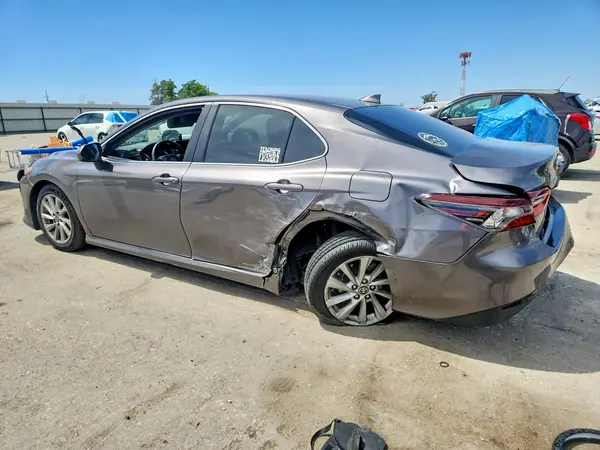 4T1C11AK8MU535202 2021 TOYOTA CAMRY - Image 2