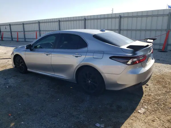 4T1C11AK8MU537936 2021 TOYOTA CAMRY - Image 2