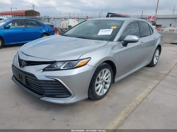 4T1C11AK8MU541209 2021 TOYOTA CAMRY - Image 2