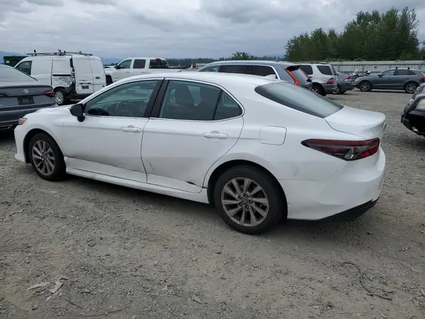 4T1C11AK8MU541324 2021 TOYOTA CAMRY - Image 2
