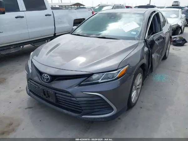 4T1C11AK8MU545325 2021 TOYOTA CAMRY - Image 2