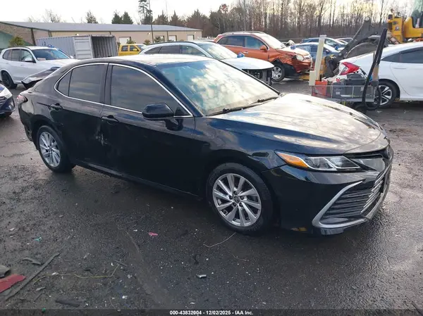 4T1C11AK8MU545910 2021 TOYOTA CAMRY - Image 1