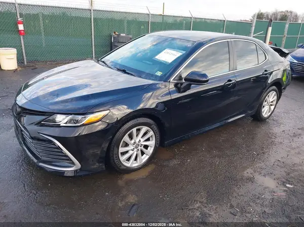 4T1C11AK8MU545910 2021 TOYOTA CAMRY - Image 2